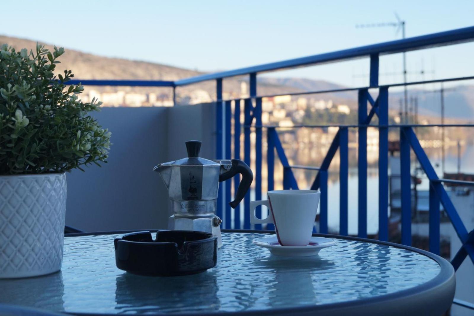 Daphne Luxury Apartment Kastoria Buitenkant foto