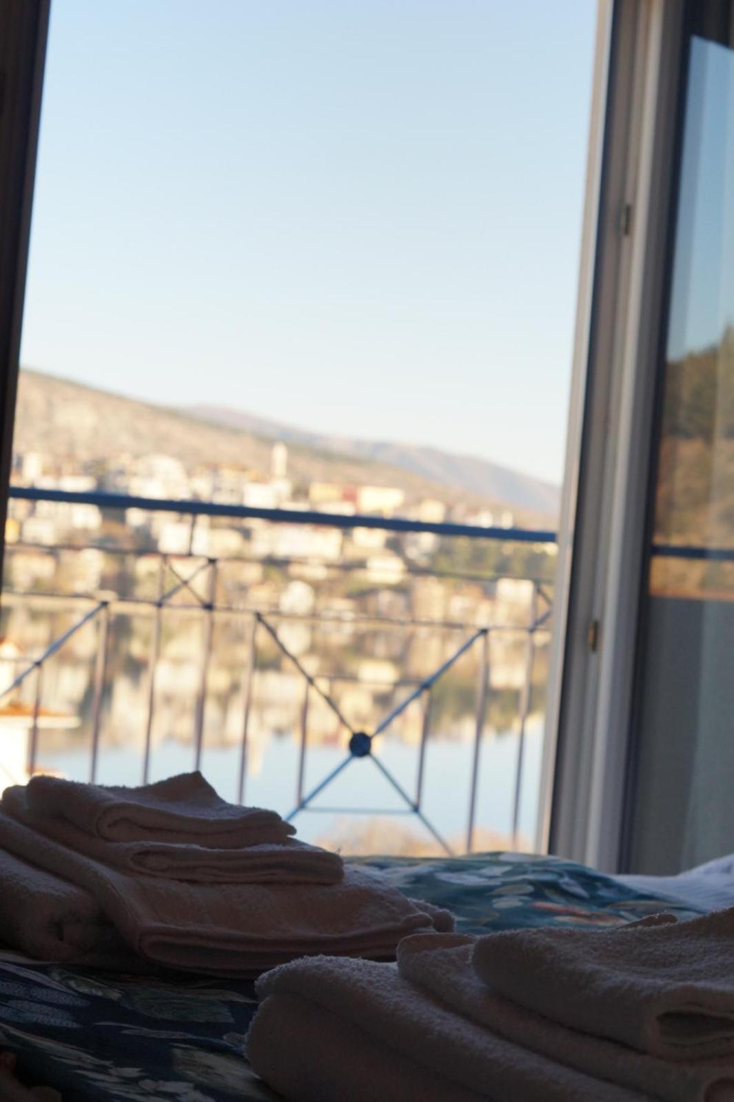 Daphne Luxury Apartment Kastoria Buitenkant foto