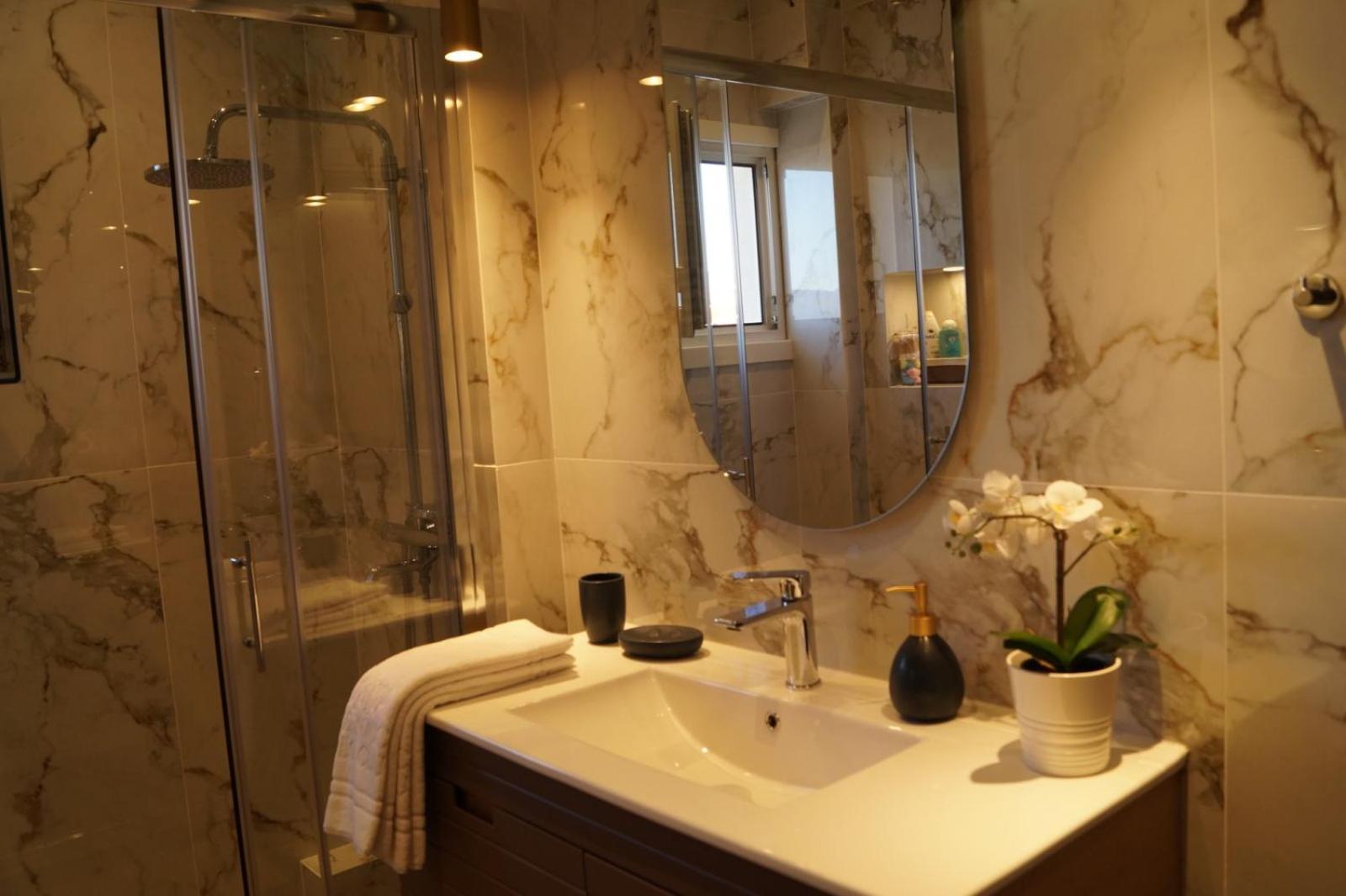 Daphne Luxury Apartment Kastoria Buitenkant foto