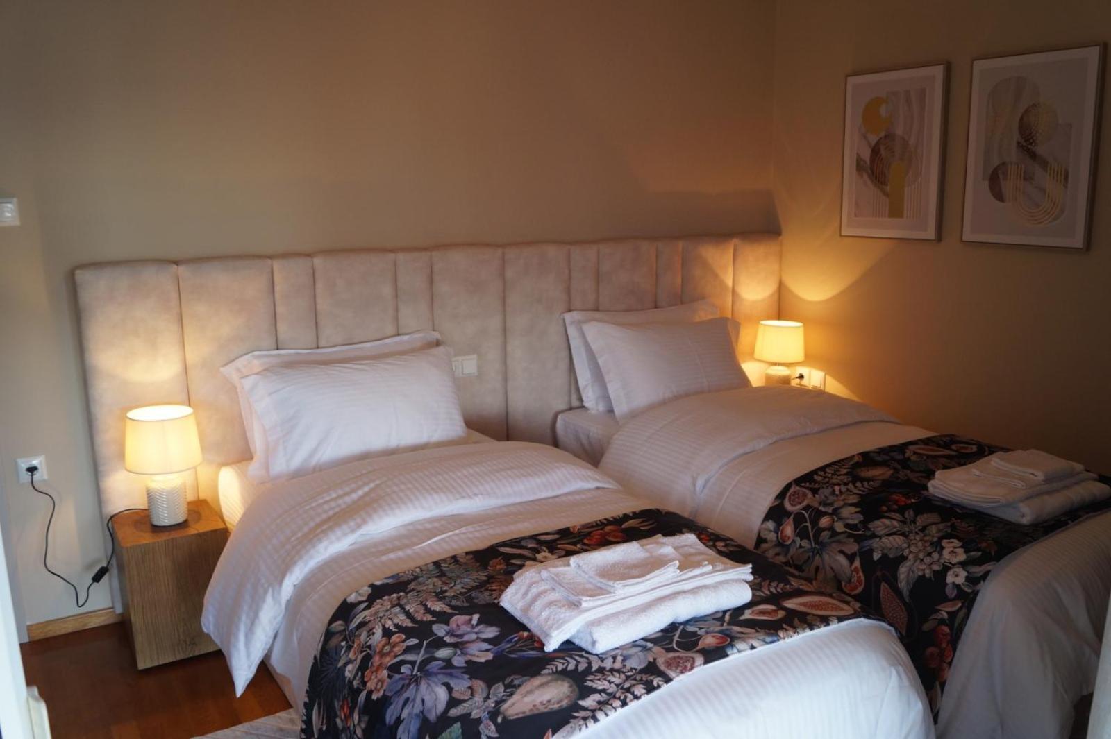 Daphne Luxury Apartment Kastoria Buitenkant foto